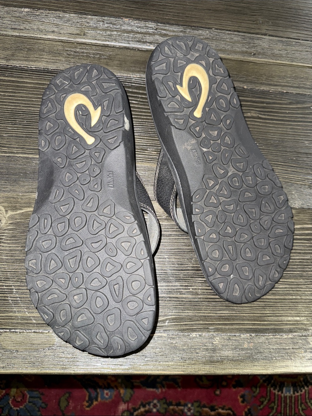 OLUKAI BLACK SANDALS🔥 - Picture 3 of 5
